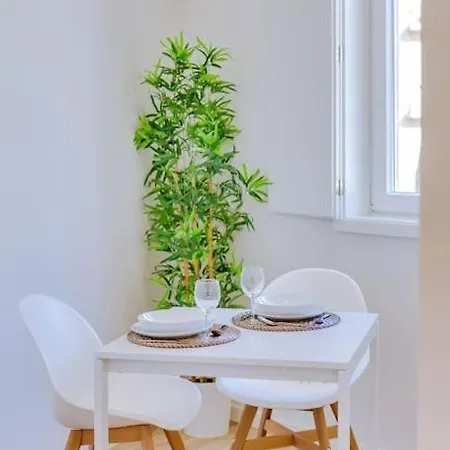 Graceful G121 Apartment *